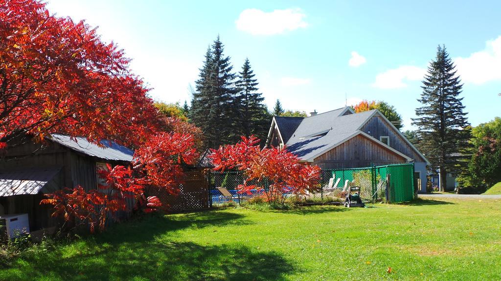 Auberge De La Tour Et Spa Magog Exterior photo